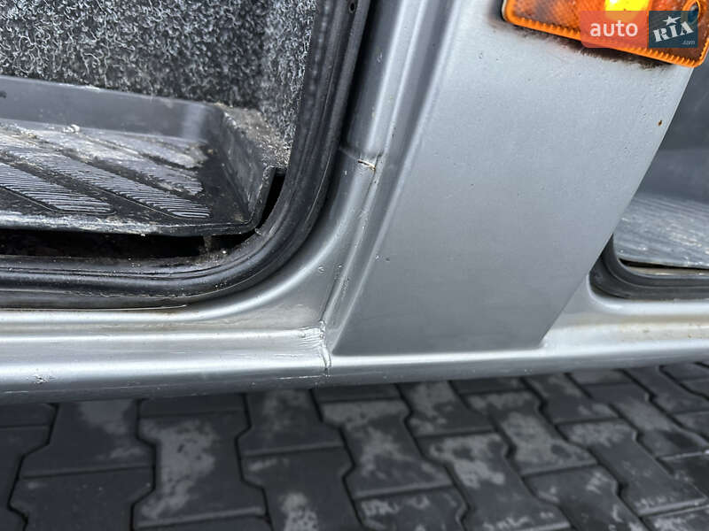 Вантажний фургон Mercedes-Benz Sprinter 2004 в Чернівцях