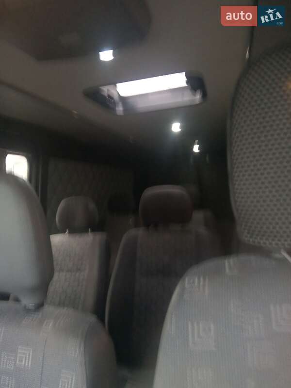 Мікроавтобус Mercedes-Benz Sprinter 2005 в Іршаві