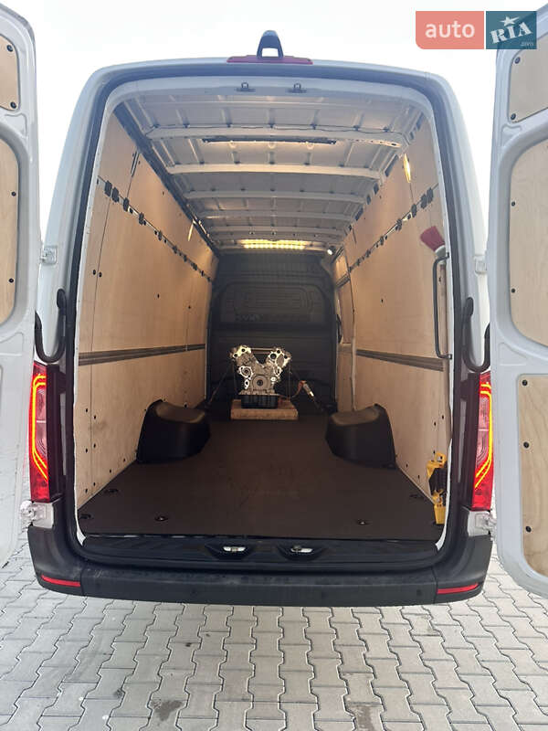 Вантажний фургон Mercedes-Benz Sprinter 2020 в Чернівцях