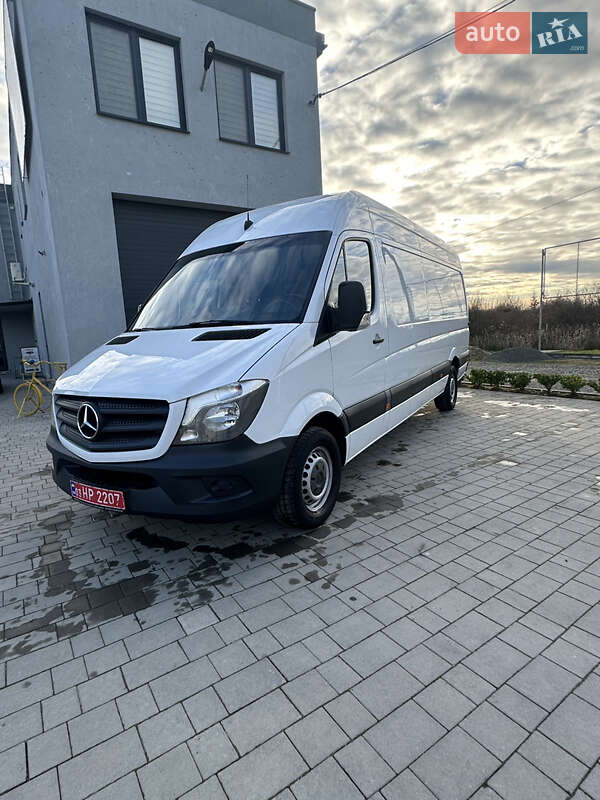 Грузовой фургон Mercedes-Benz Sprinter 2016 в Виноградове фото Грузовой фургон Mercedes-Benz Sprinter 2016 в Виноградове