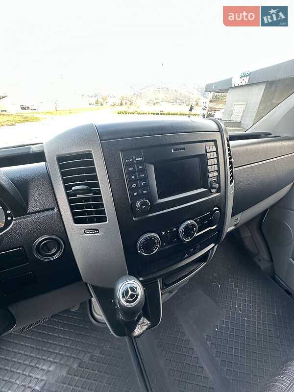 Грузовой фургон Mercedes-Benz Sprinter 2016 в Виноградове фото 16 Грузовой фургон Mercedes-Benz Sprinter 2016 в Виноградове