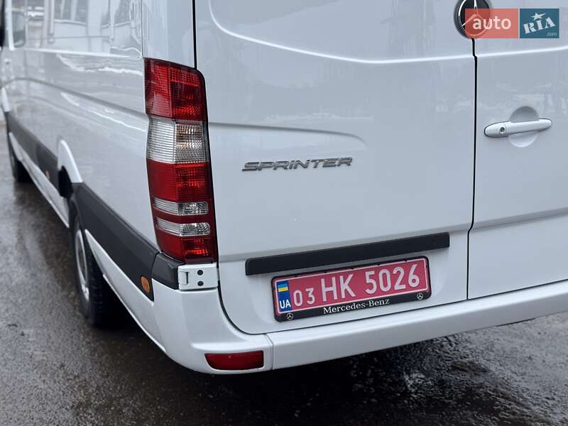 Вантажний фургон Mercedes-Benz Sprinter 2017 в Дубні