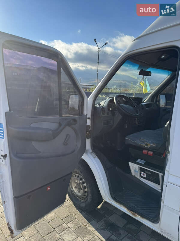 Грузовой фургон Mercedes-Benz Sprinter 2004 в Тячеве фото 2 Грузовой фургон Mercedes-Benz Sprinter 2004 в Тячеве