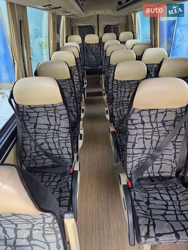 Туристичний / Міжміський автобус Mercedes-Benz Sprinter 2015 в Чернівцях