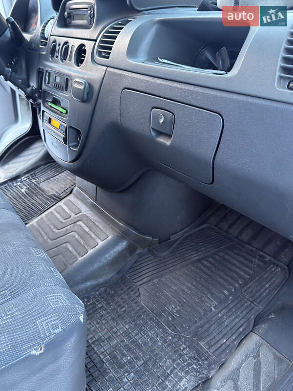 Грузовой фургон Mercedes-Benz Sprinter 2006 в Ровно фото 32 Грузовой фургон Mercedes-Benz Sprinter 2006 в Ровно