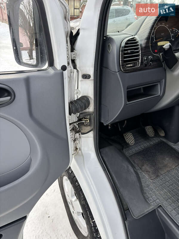 Минивэн Mercedes-Benz Sprinter 2003 в Керстенцах