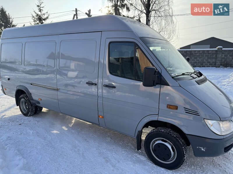 Mercedes-Benz Sprinter