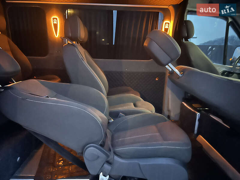Грузопассажирский фургон Mercedes-Benz Sprinter 2016 в Львове