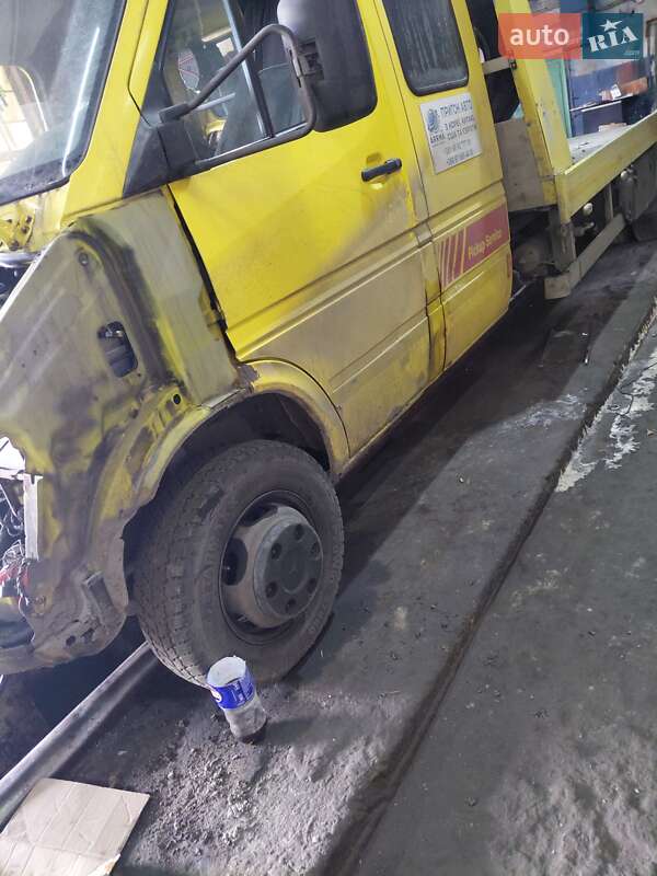 Эвакуатор Mercedes-Benz Sprinter 2004 в Черноморске