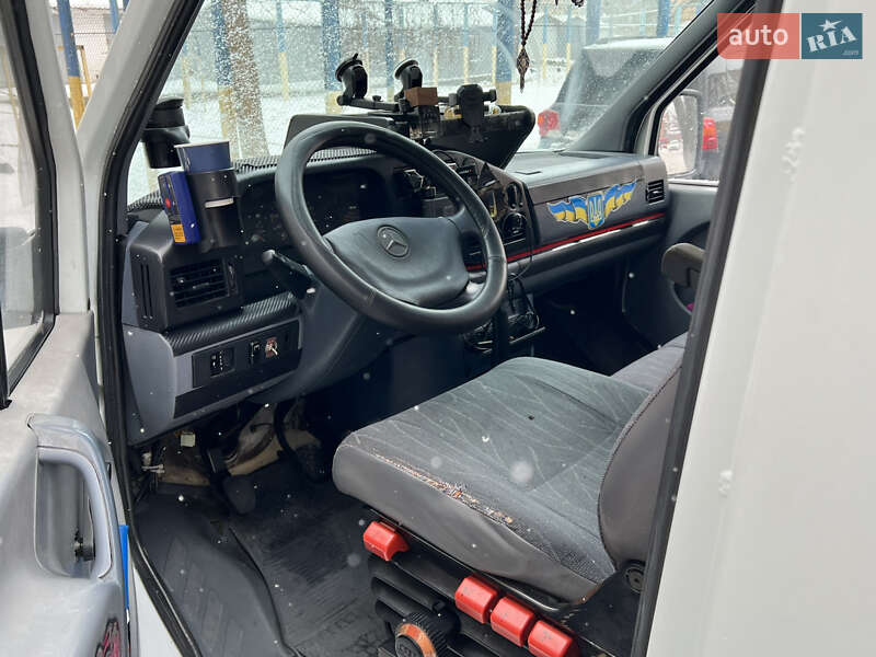 Эвакуатор Mercedes-Benz Sprinter 1999 в Виннице