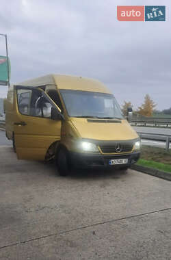 Седан Mercedes-Benz Sprinter 2004 в Буштино