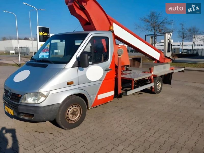 Mercedes-Benz Sprinter 2004