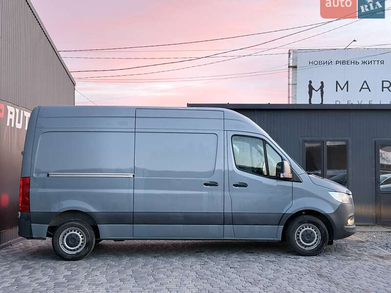 Mercedes-Benz Sprinter 2021