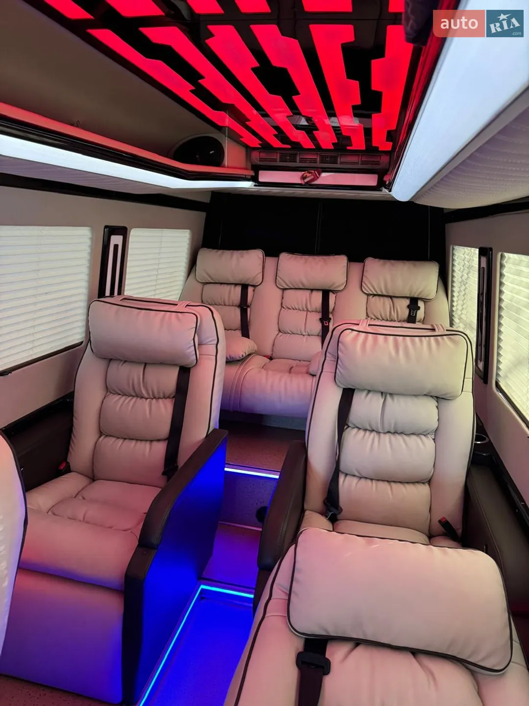 2015 Mercedes-Benz Sprinter - мініатюра 35