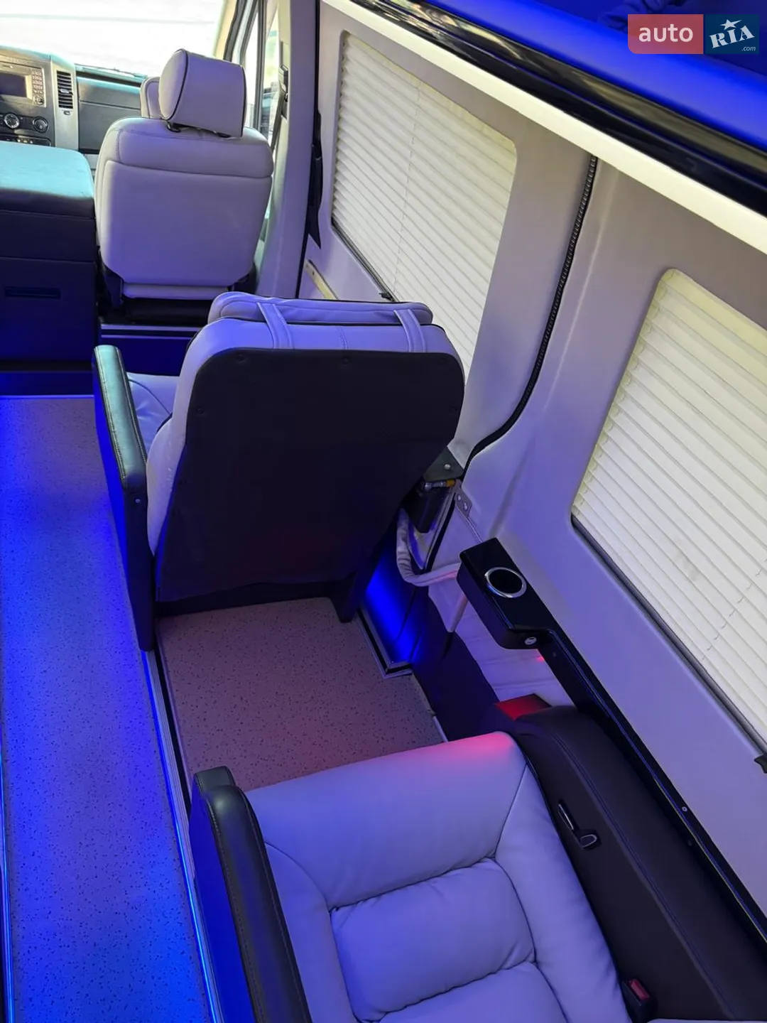 2015 Mercedes-Benz Sprinter - мініатюра 42