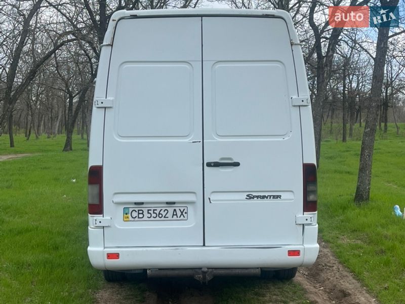 Грузопассажирский фургон Mercedes-Benz Sprinter 2004 в Николаеве