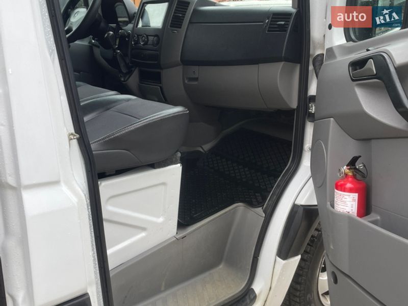 Седан Mercedes-Benz Sprinter 2015 в Ужгороде