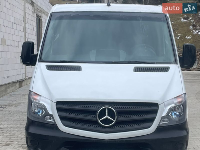 Седан Mercedes-Benz Sprinter 2015 в Ужгороде