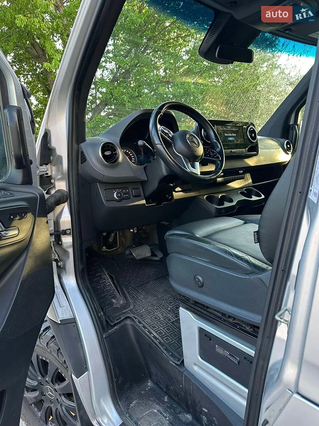 2020 Mercedes-Benz Sprinter - мініатюра 31