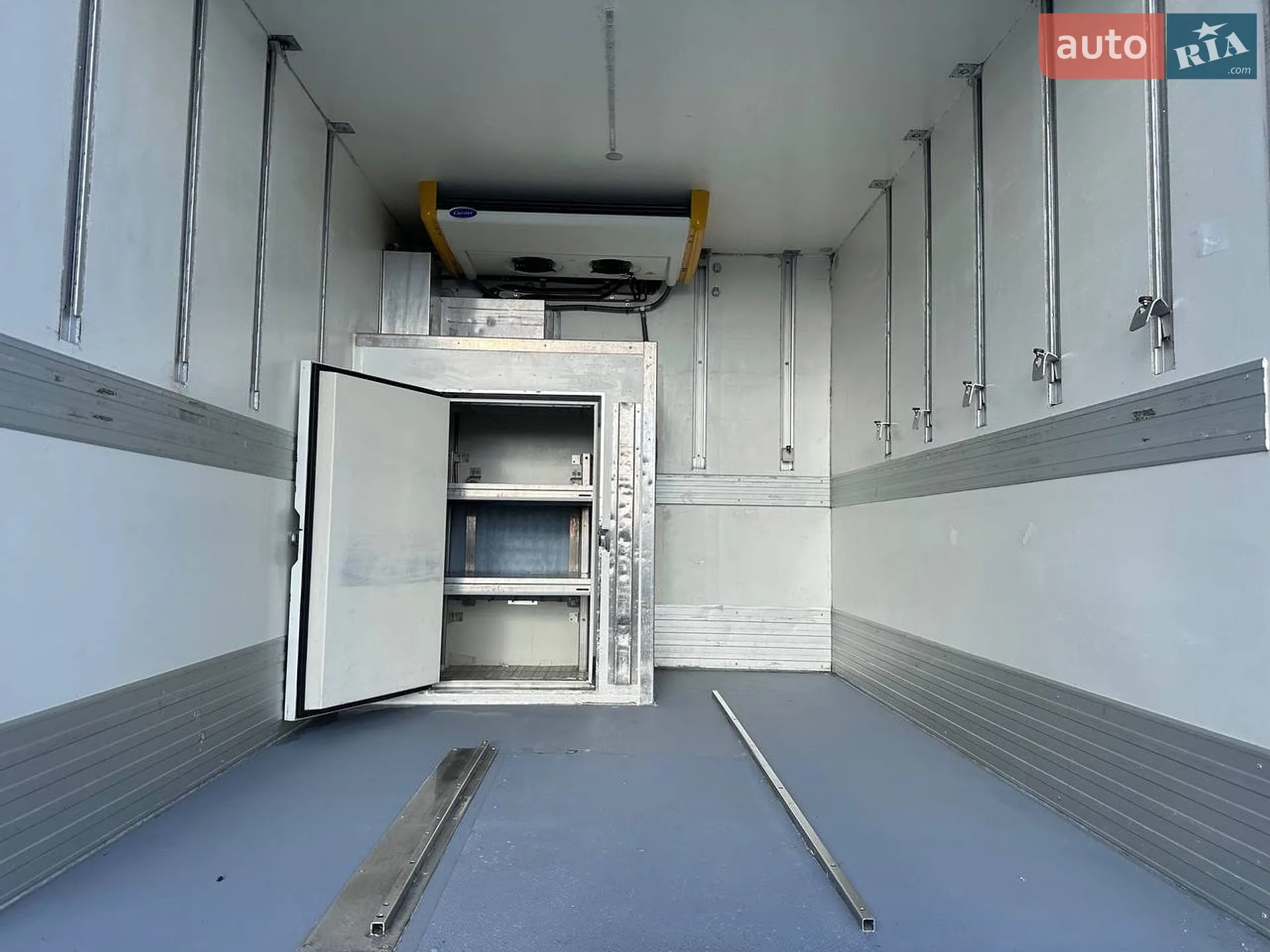 2020 Mercedes-Benz Sprinter - мініатюра 36