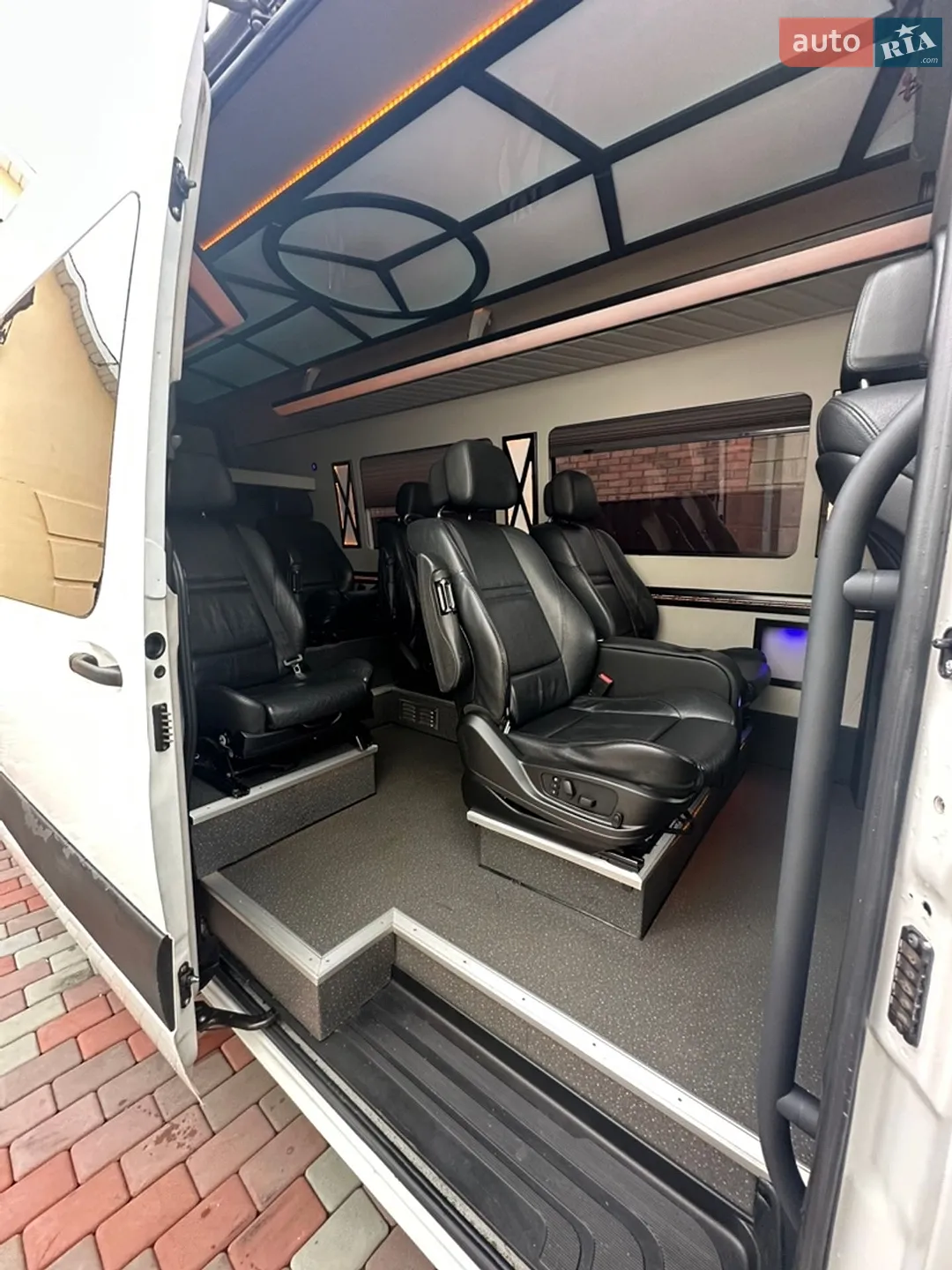 2020 Mercedes-Benz Sprinter - мініатюра 14