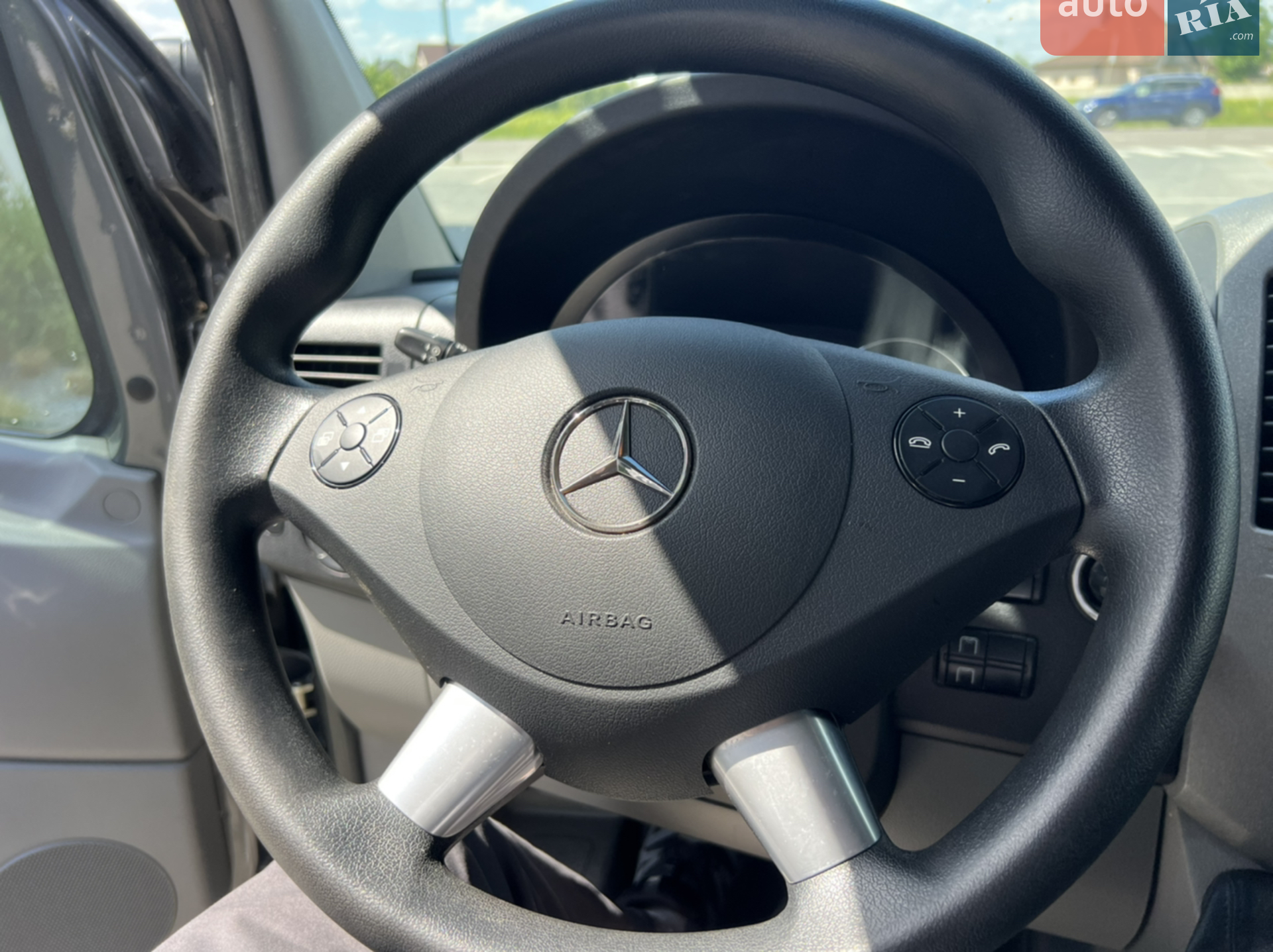2015 Mercedes-Benz Sprinter - мініатюра 25