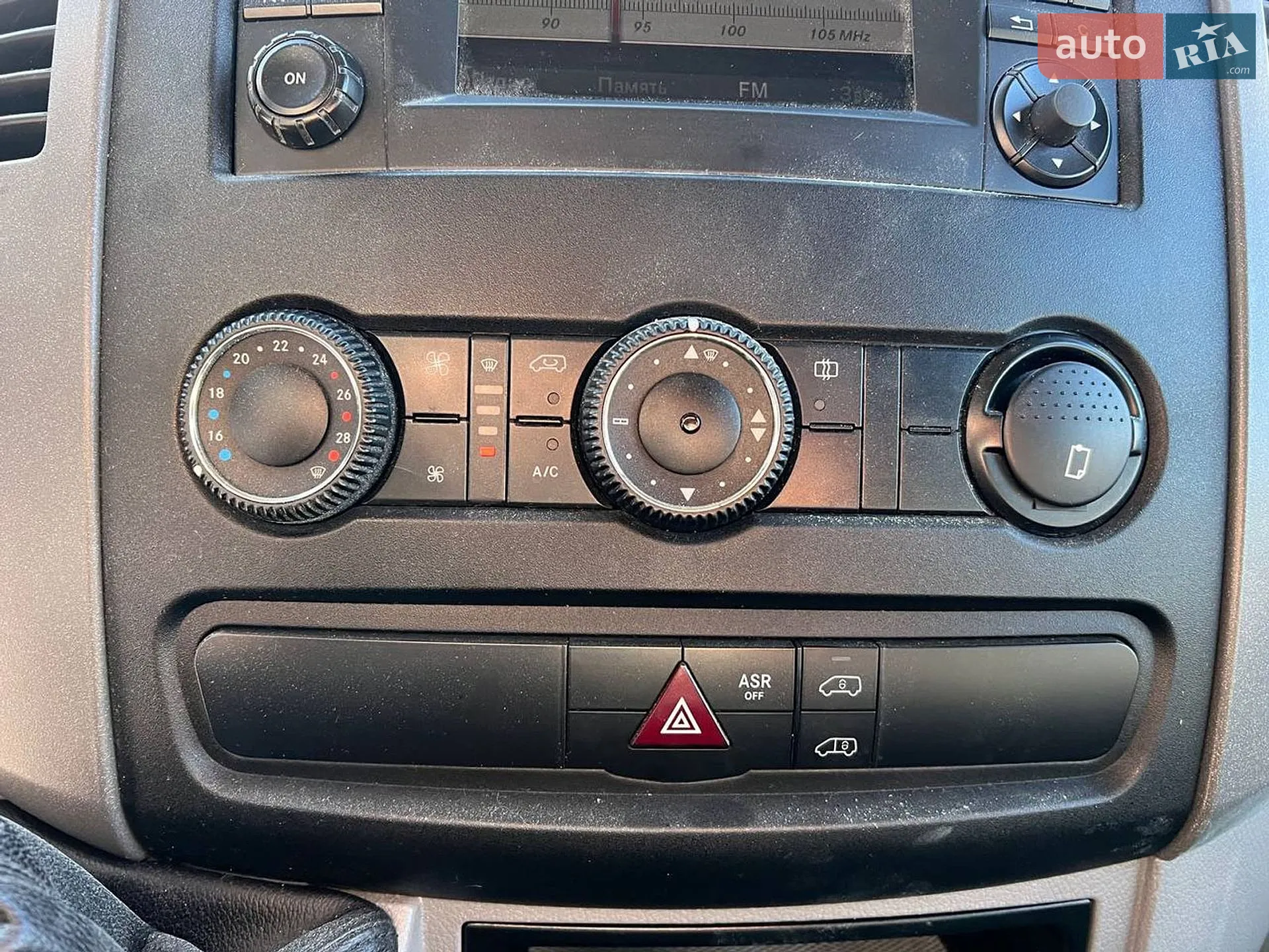 2013 Mercedes-Benz Sprinter - мініатюра 22