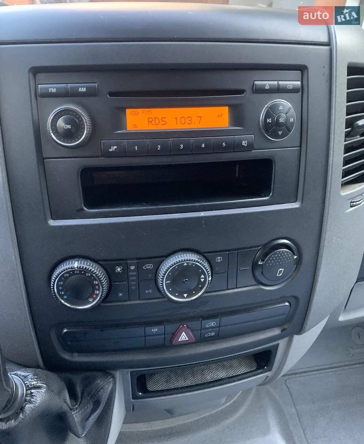 2010 Mercedes-Benz Sprinter - мініатюра 13
