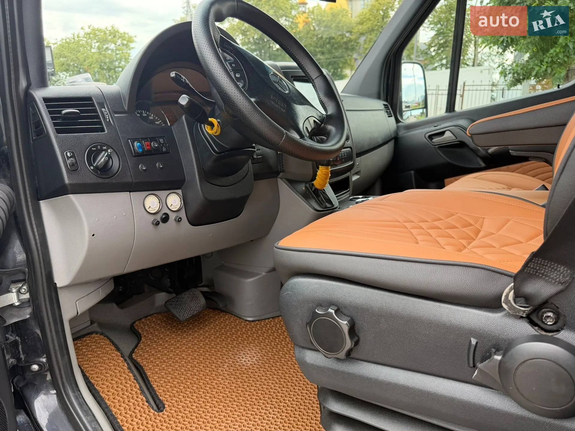 2015 Mercedes-Benz Sprinter - мініатюра 28