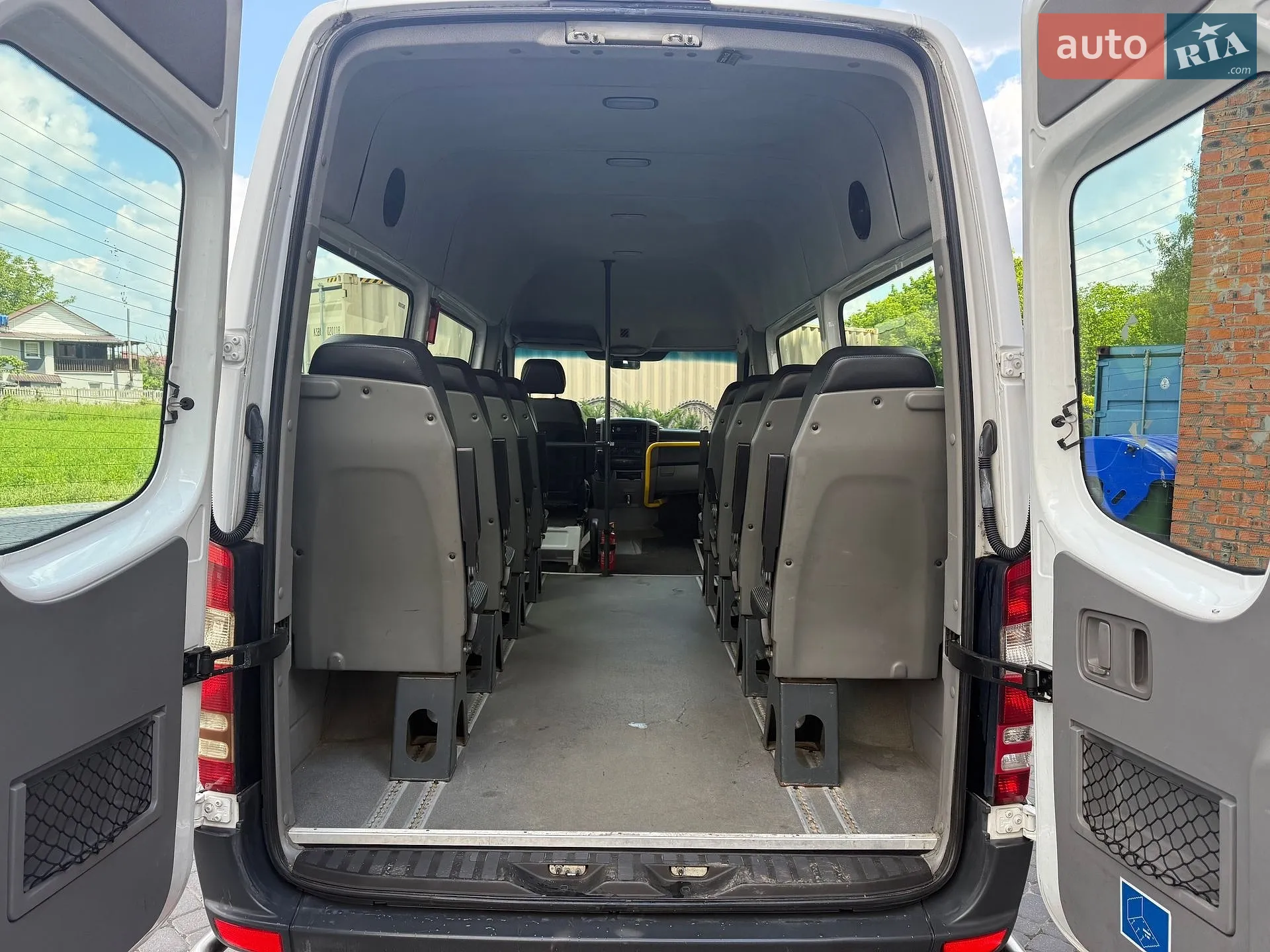 2010 Mercedes-Benz Sprinter - мініатюра 26