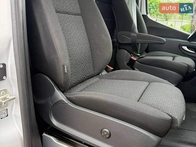 Mercedes-Benz Sprinter 2019 VIN WD4PF1CD2KP141847 фото оголошення 13 з 54