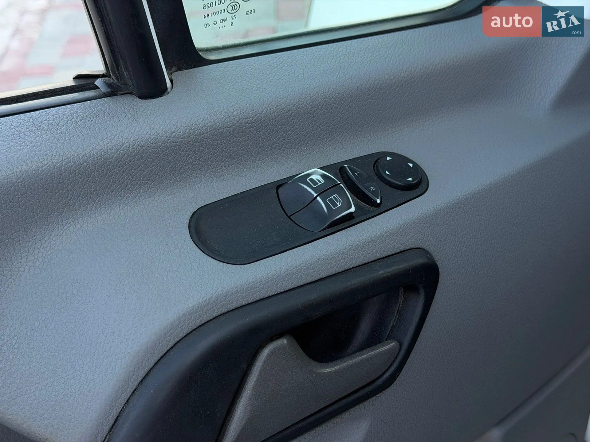 2015 Mercedes-Benz Sprinter - мініатюра 16
