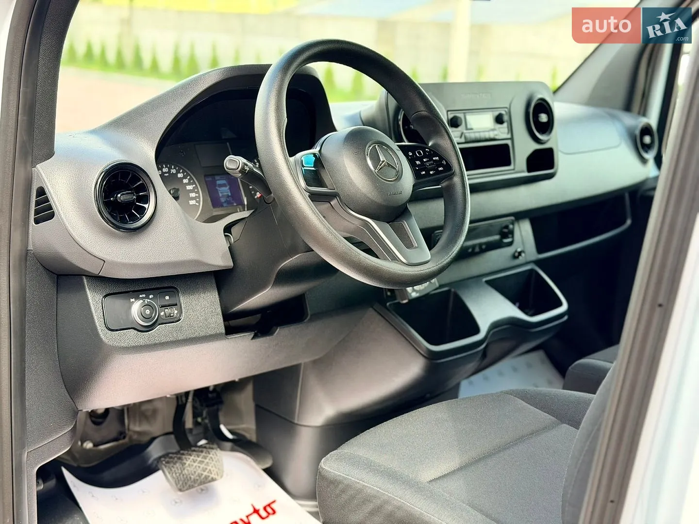 2020 Mercedes-Benz Sprinter - мініатюра 18