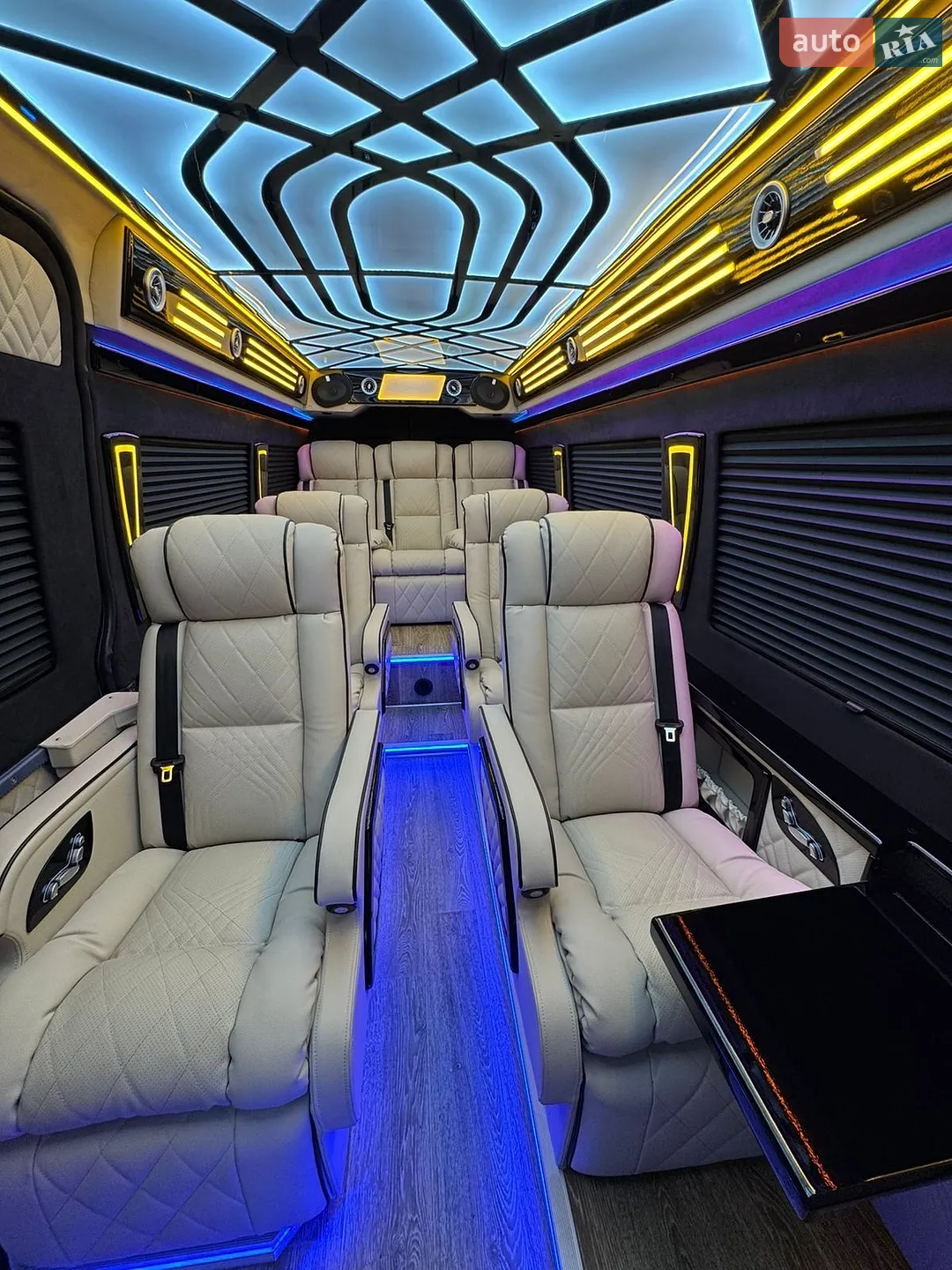 2019 Mercedes-Benz Sprinter - мініатюра 12
