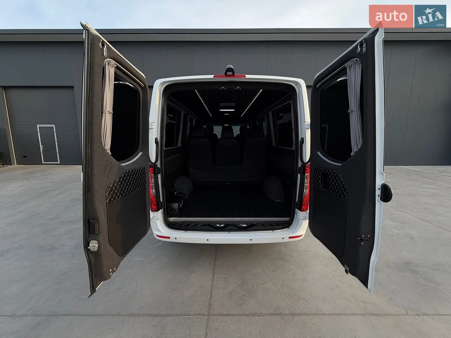 2020 Mercedes-Benz Sprinter - мініатюра 32