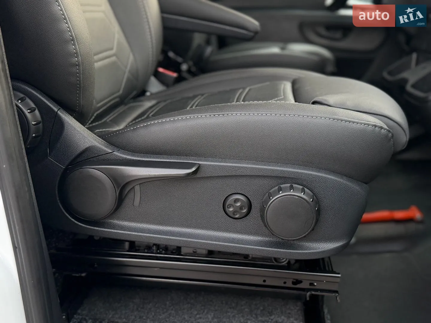2020 Mercedes-Benz Sprinter - мініатюра 105