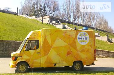 Вантажний фургон Mercedes-Benz T1 1995 в 