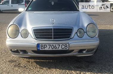 Седан Mercedes-Benz T1 2000 в Черновцах