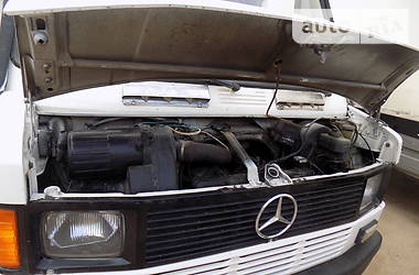 Вантажний фургон Mercedes-Benz T1 1992 в Летичіві