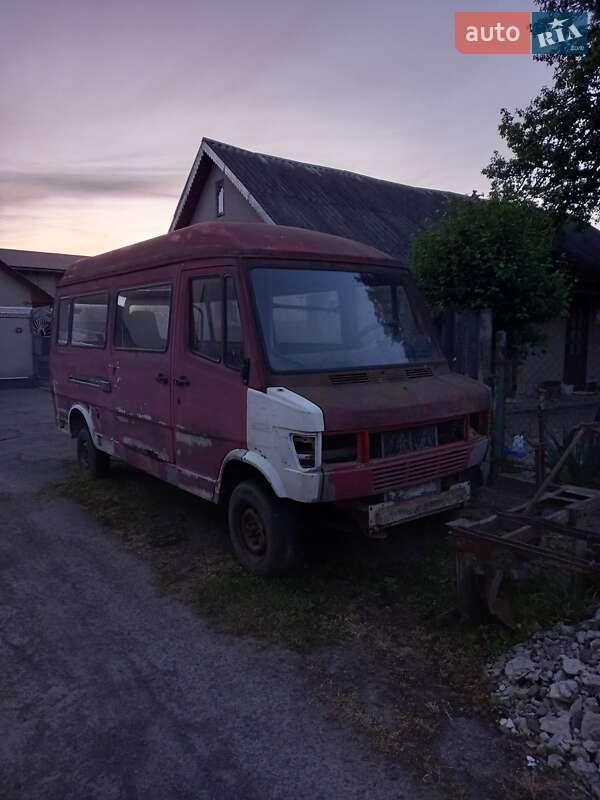 Мікроавтобус Mercedes-Benz T1 1988 в Сокалі
