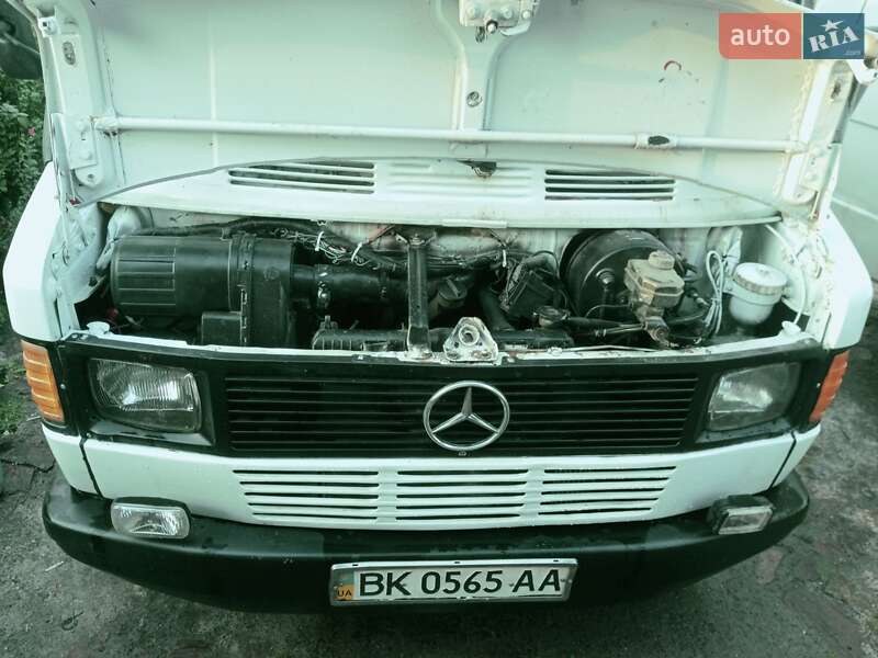 Пригородный автобус Mercedes-Benz T1 1995 в Рокитном