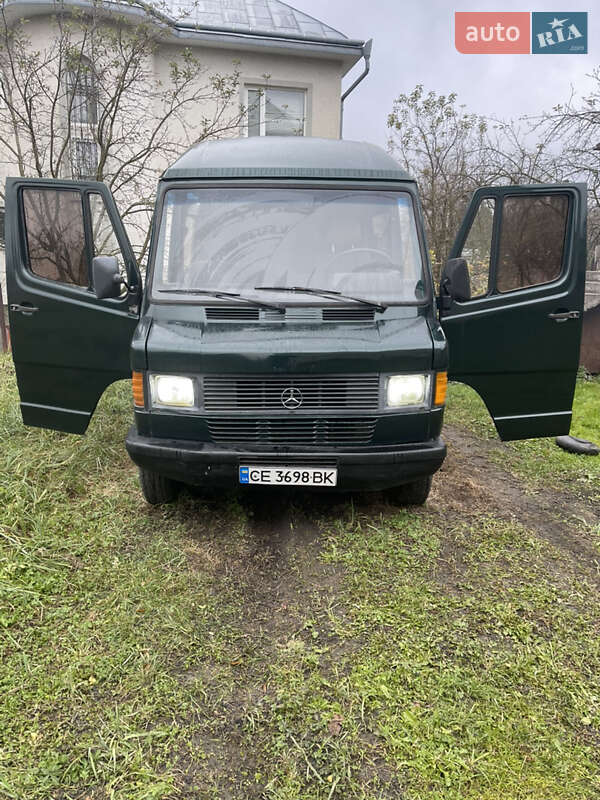 Вантажний фургон Mercedes-Benz T1 1993 в Чернівцях
