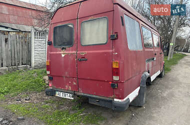 Грузовой фургон Mercedes-Benz T1 1993 в 