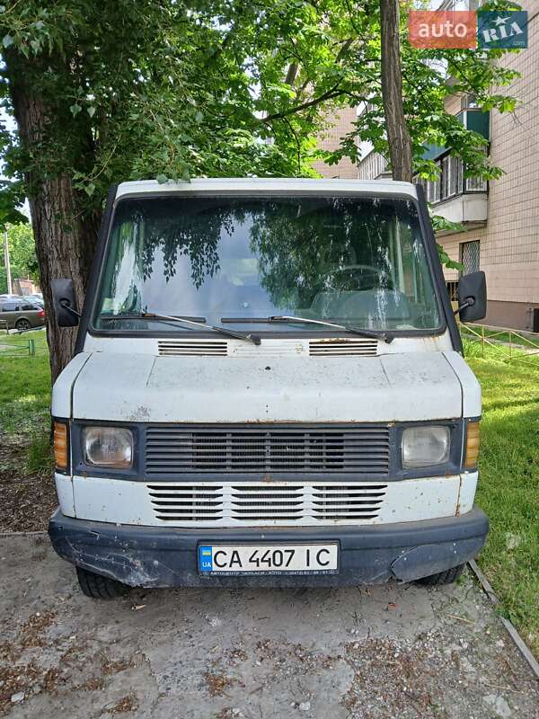 Мікроавтобус Mercedes-Benz T1 1994 в 