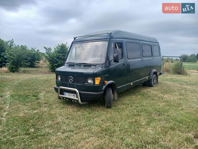 Вантажопасажирський фургон Mercedes-Benz T1 1995 в Львові