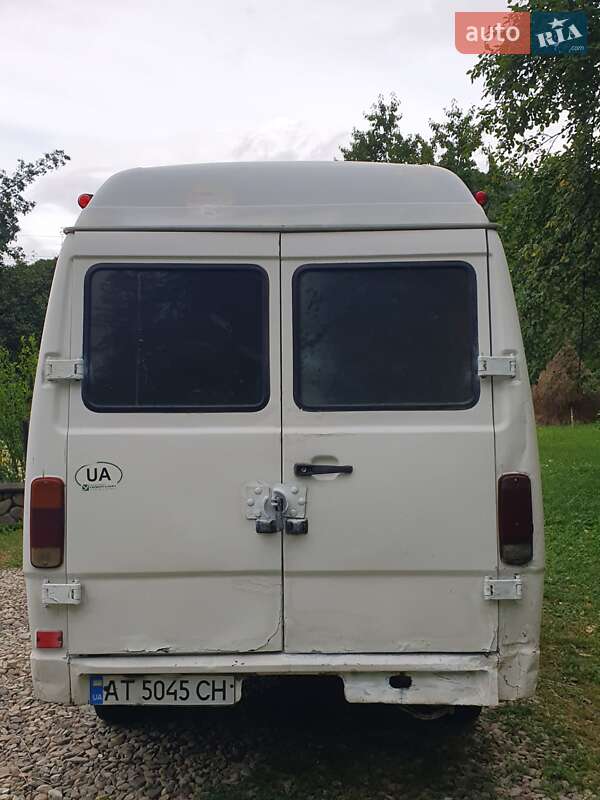 Грузопассажирский фургон Mercedes-Benz T1 1993 в Косове