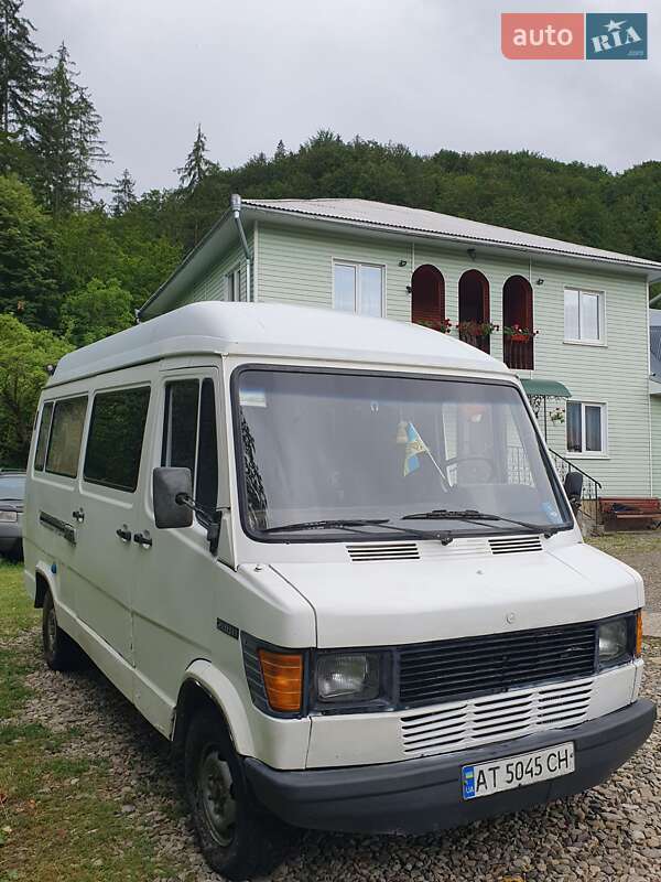 Грузопассажирский фургон Mercedes-Benz T1 1993 в Косове