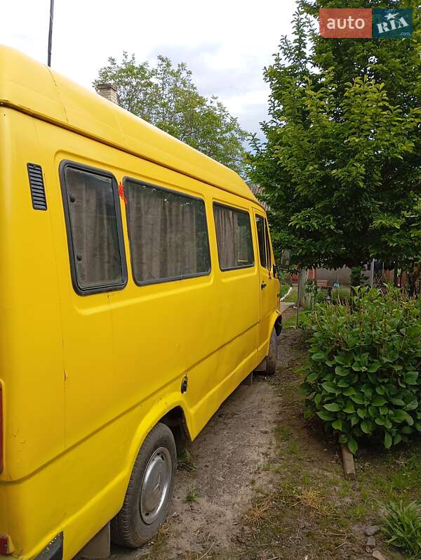 Микроавтобус Mercedes-Benz T1 1985 в Черновцах