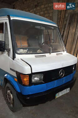 Грузовой фургон Mercedes-Benz T1 1994 в Коростене
