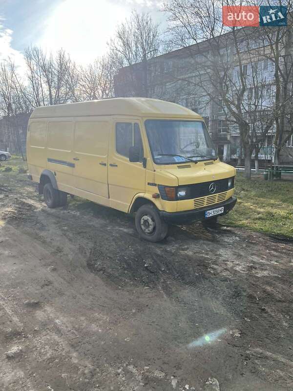Другие автобусы Mercedes-Benz T1 1995 в Болграде